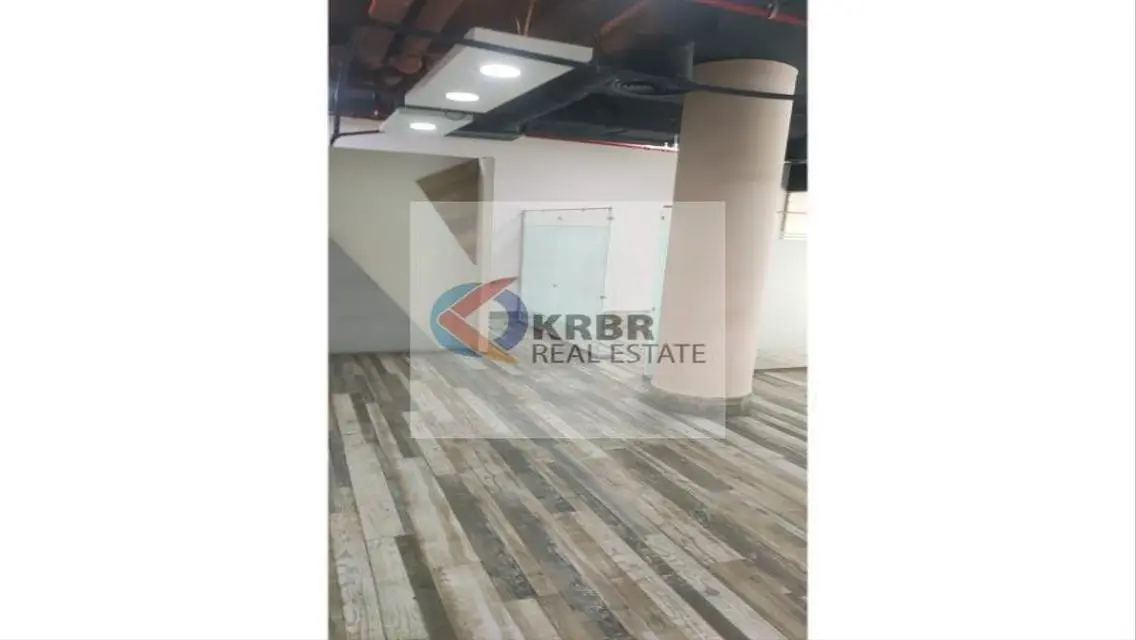 عقار مميز بمساحة 1886 متر للبيع بسعر 130000