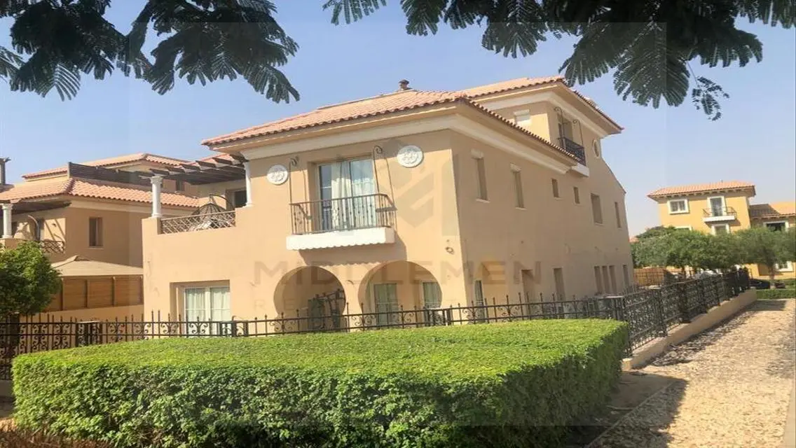 Luxury Villa with Stunning Lake Views for Sale