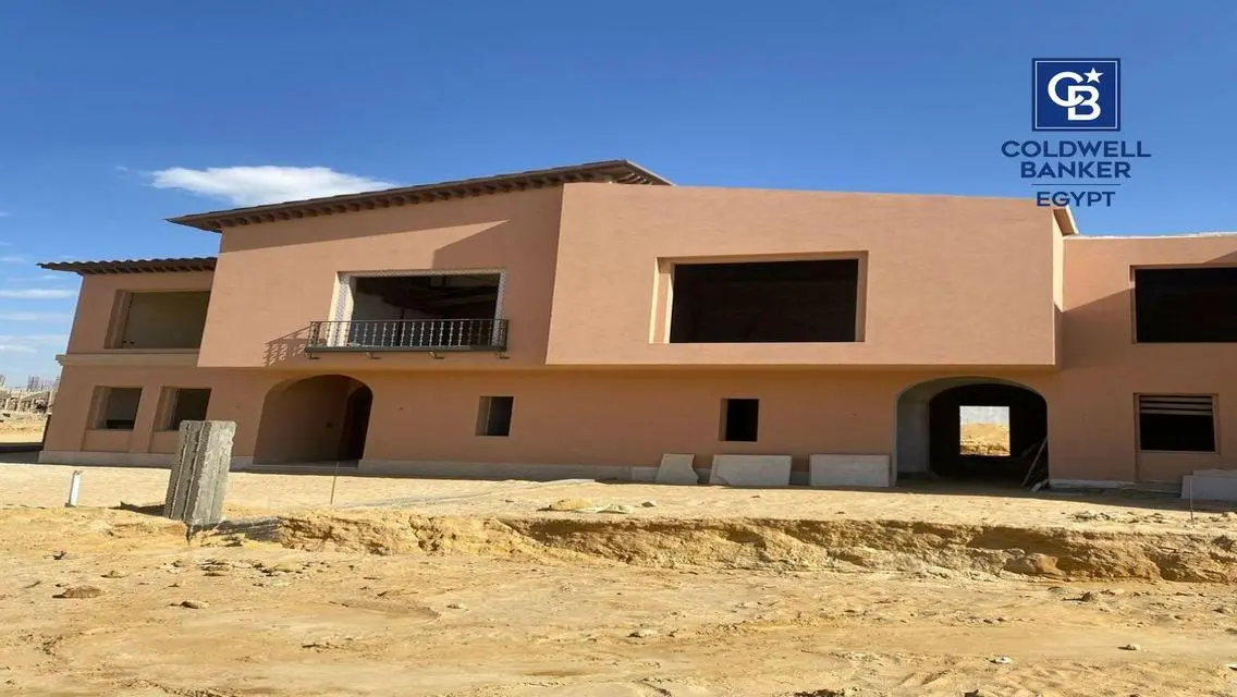 Luxurious Villa with Private Garden and Pool in Premium Location