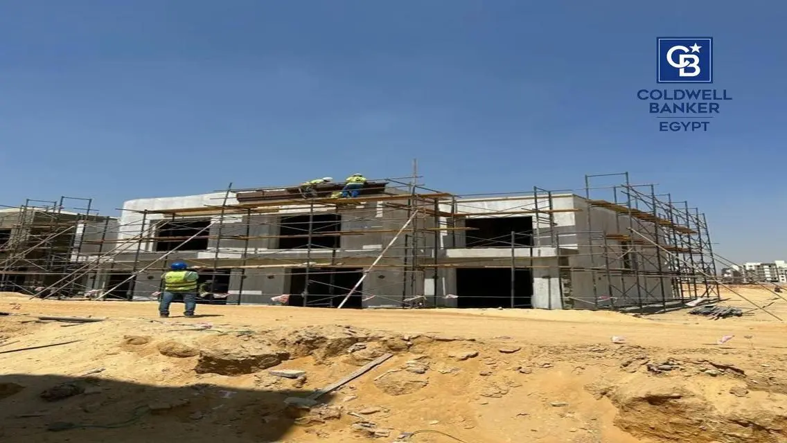 Luxurious Villa with Private Garden and Pool in Premium Location