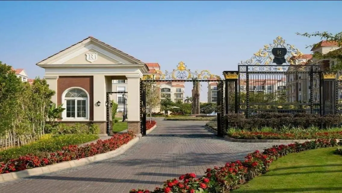 Luxurious 3-Bedroom Apartment for Sale: 400 sqm in Prime Location