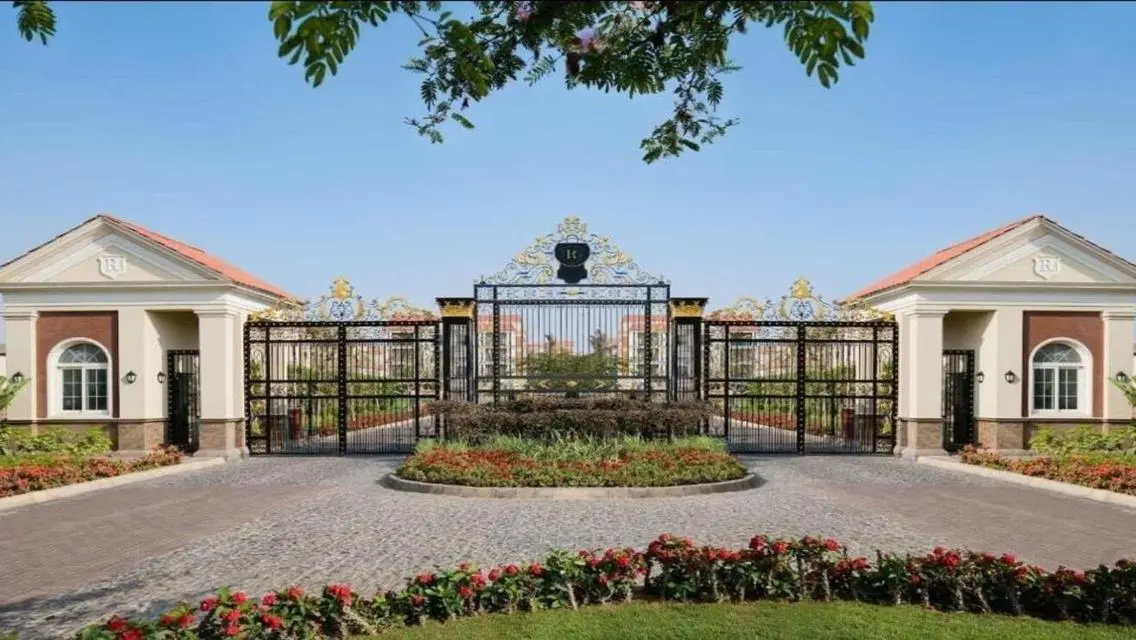 Luxurious 3-Bedroom Apartment for Sale: 400 sqm in Prime Location