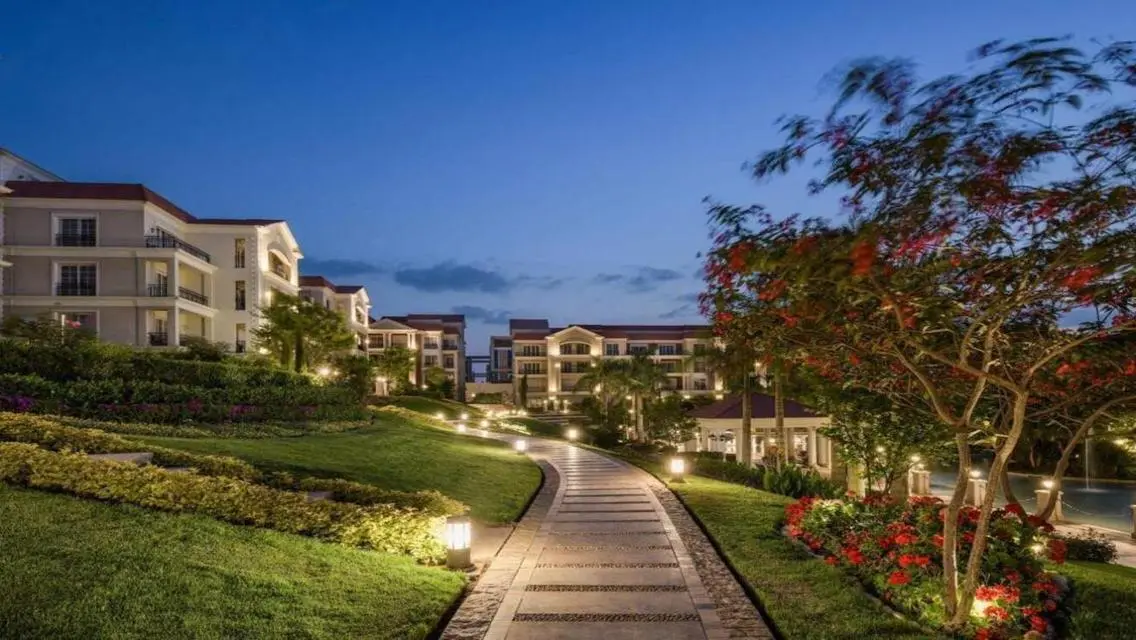 Luxurious 3-Bedroom Apartment for Sale: 400 sqm in Prime Location