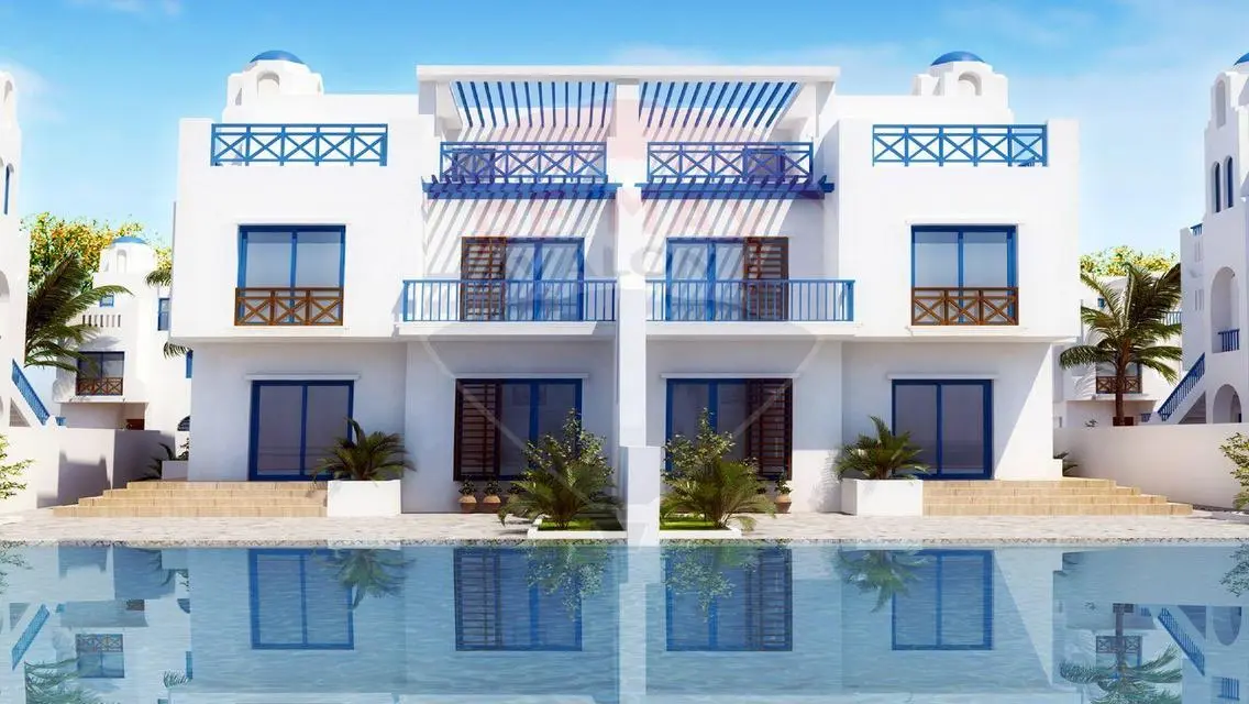 Luxury Apartment Overlooking Lakes with Private Garden