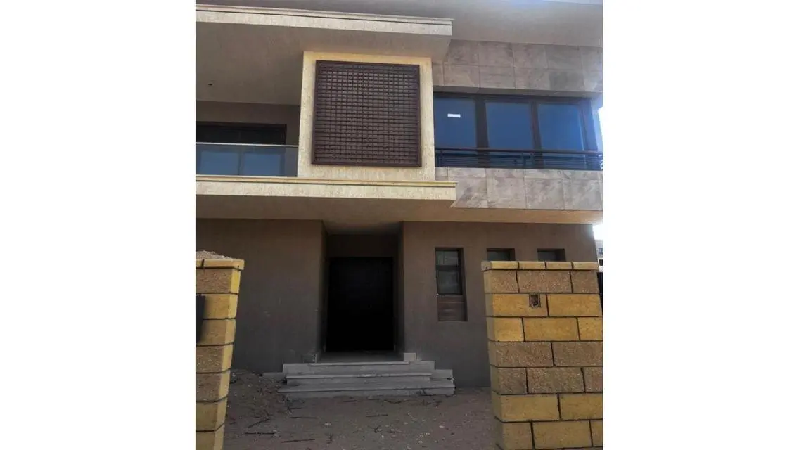 Luxury Villa with Private Garden and Pool - Prime Investment Opportunity