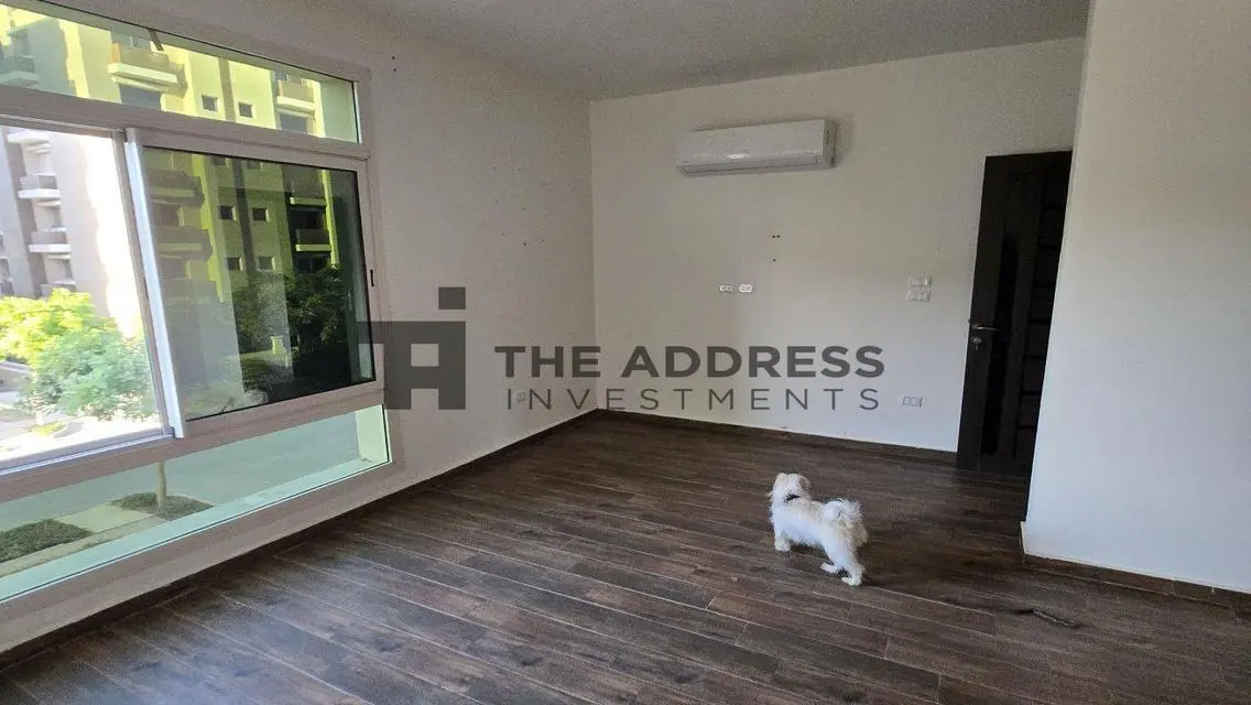Luxury 2-Bedroom Apartment with Stunning Lake Views