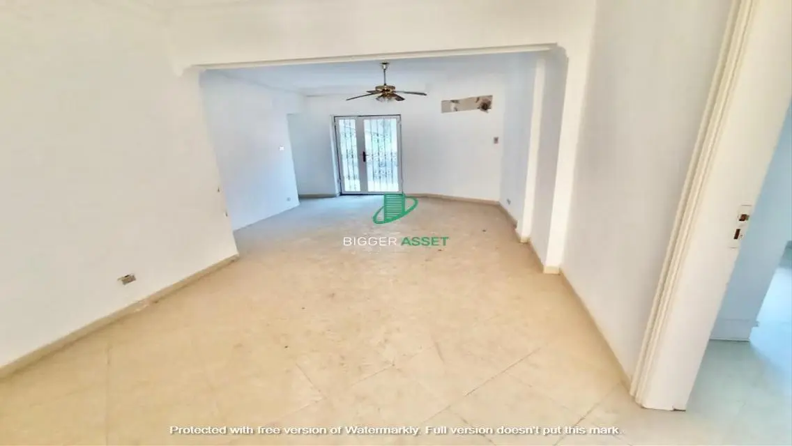 عقار مميز بمساحة 300 متر