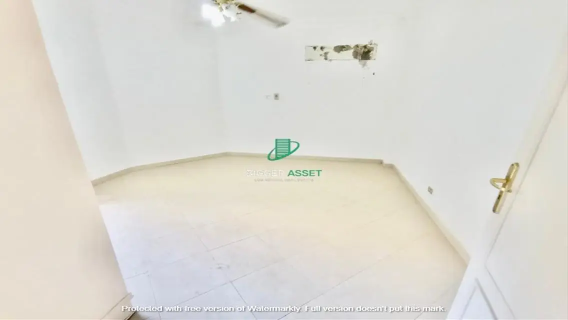 عقار مميز بمساحة 300 متر