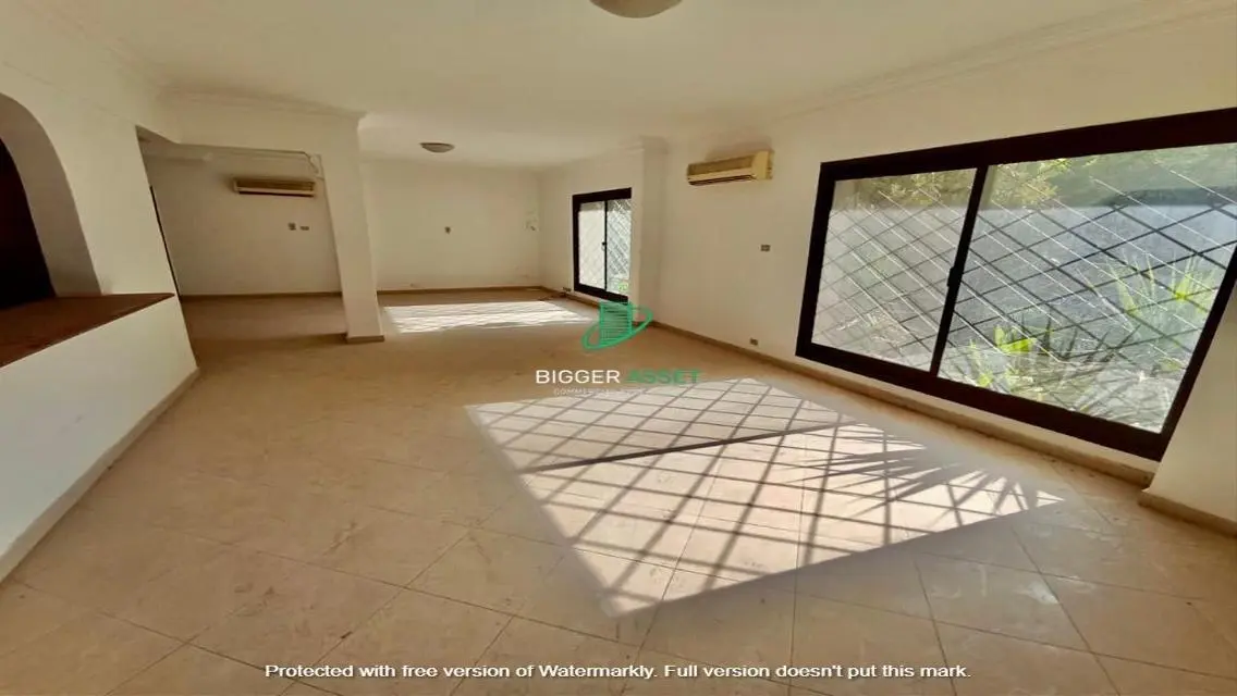 عقار مميز بمساحة 300 متر