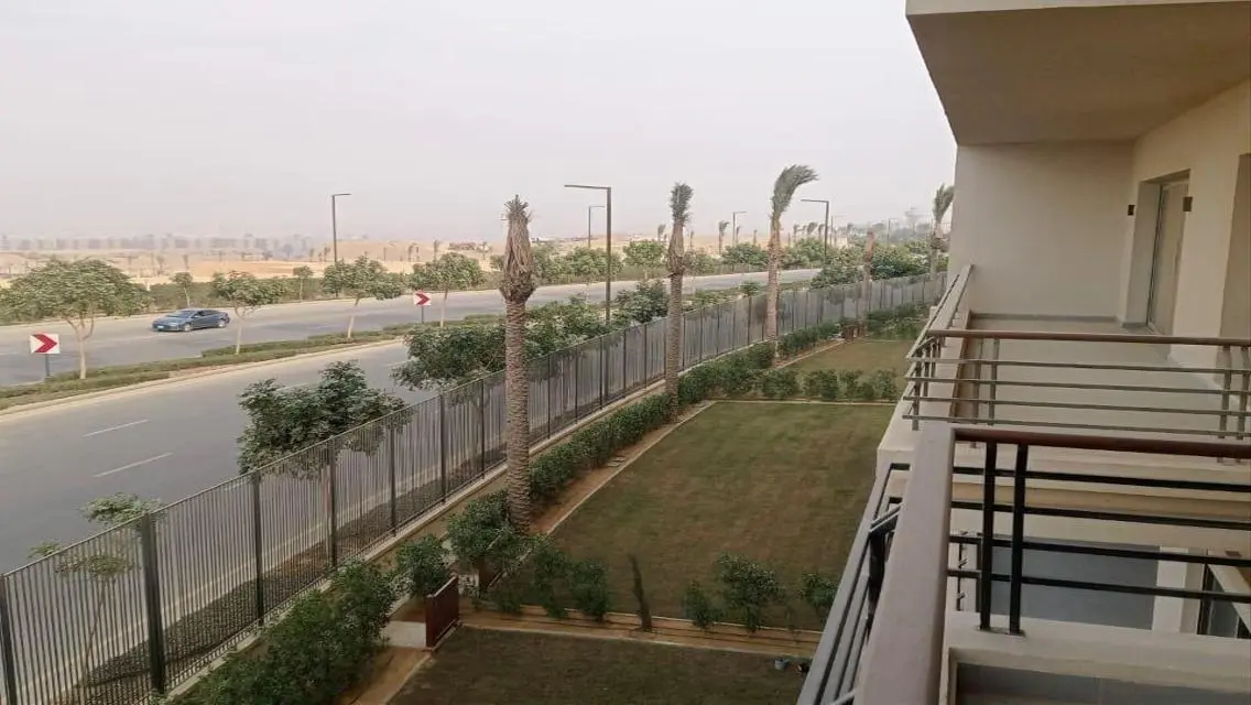 شقة فاخرة بمساحة واسعة للإيجار