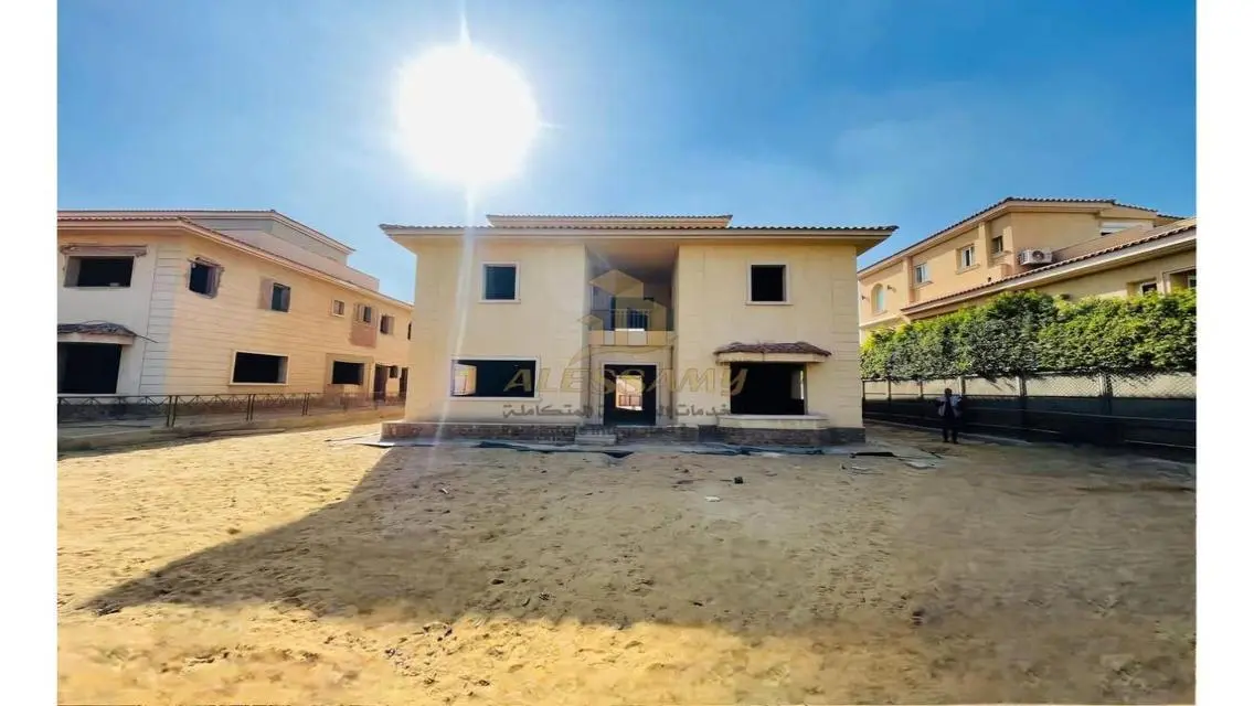 Luxurious Apartment in a Prime Location Near Open-Air Mall