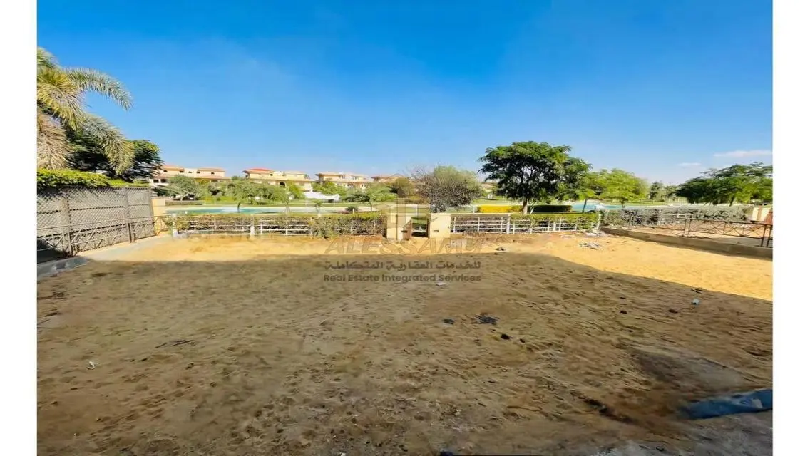Luxurious Apartment in a Prime Location Near Open-Air Mall
