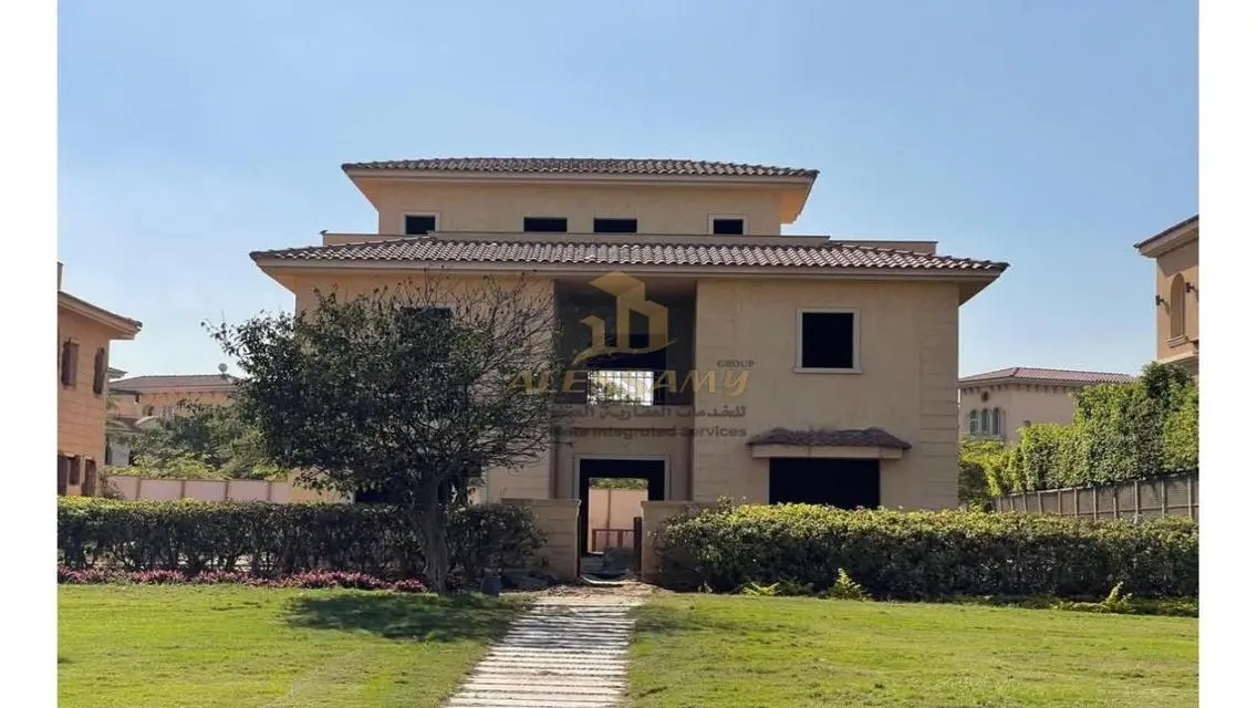 Luxurious Apartment in a Prime Location Near Open-Air Mall