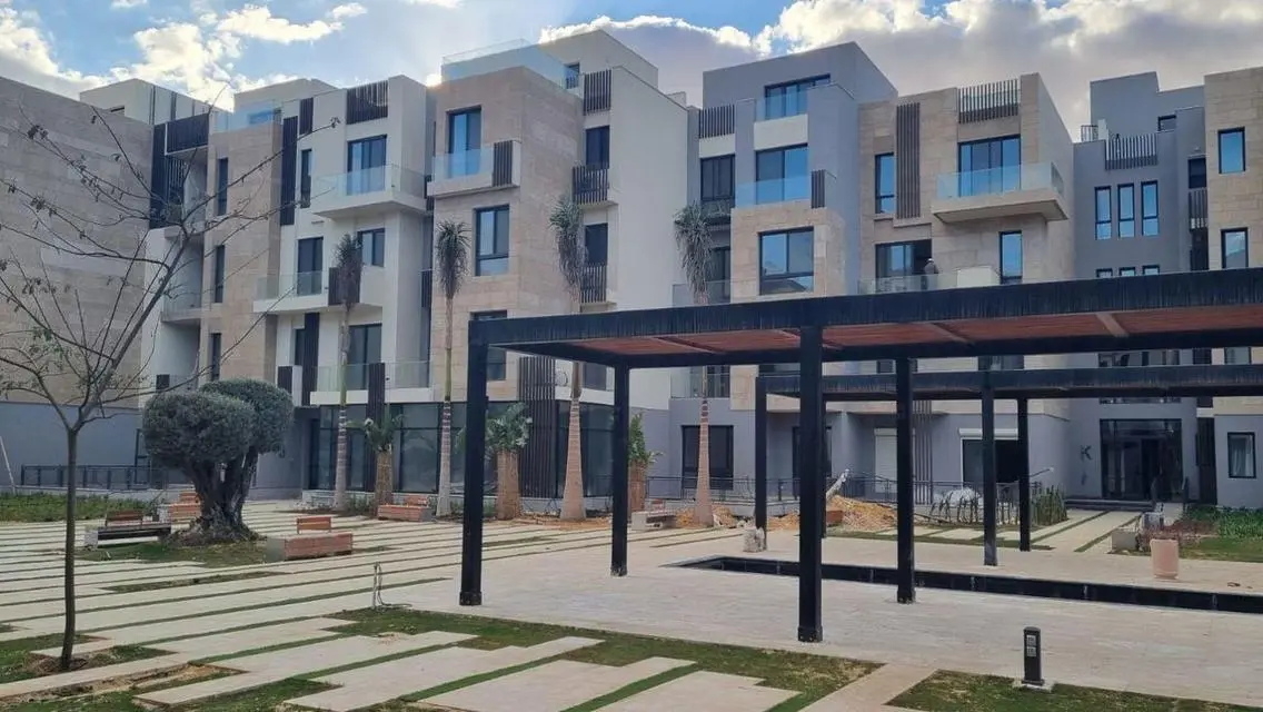 Luxury Villa with Premier Amenities in the Heart of the City