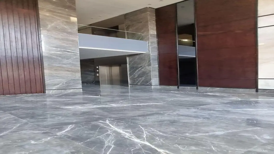 Luxury Villa with Premier Amenities in the Heart of the City