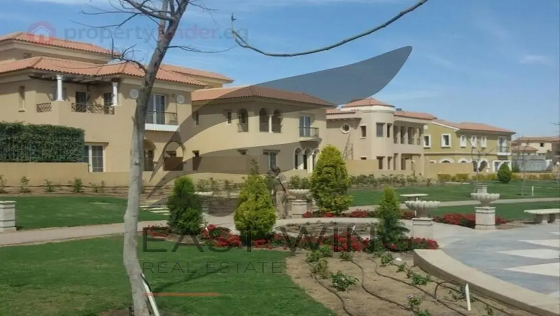 Luxury Villa for Sale with Maid's Room and Balcony