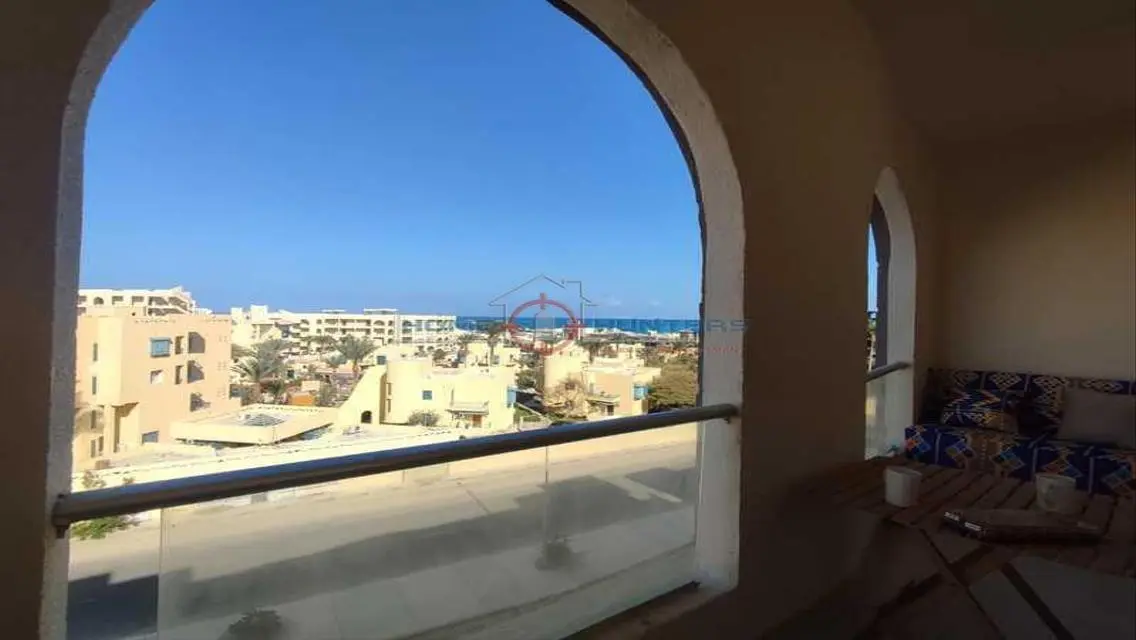 شقة مميزة للبيع بجوار البحيرات