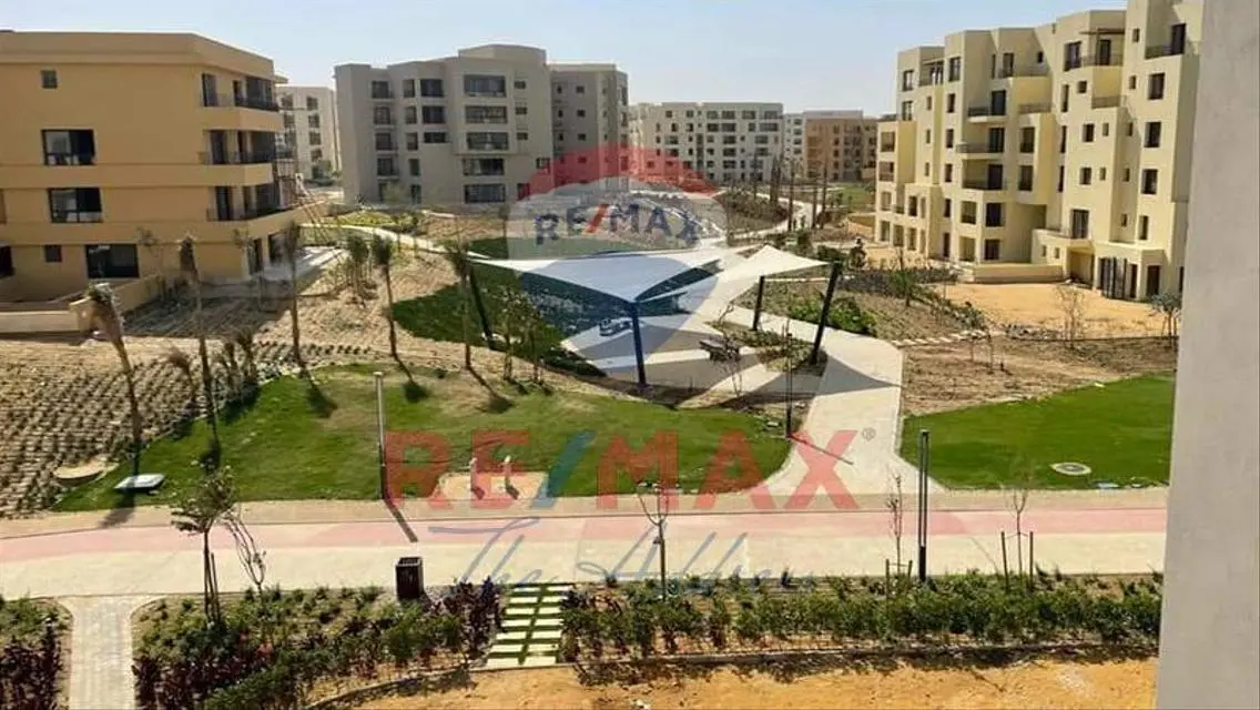Luxury 2-Bedroom Apartment with Balcony and Stunning View