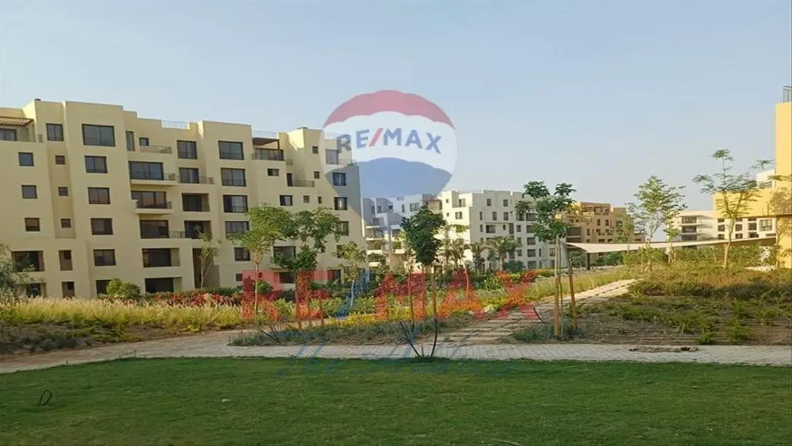 Luxury 2-Bedroom Apartment with Balcony and Stunning View