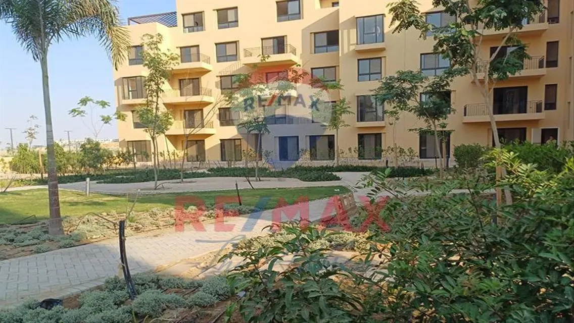Luxury 2-Bedroom Apartment with Balcony and Stunning View