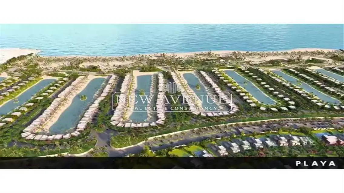 فيلا فاخرة للبيع مع مسبح خاص وحديقة