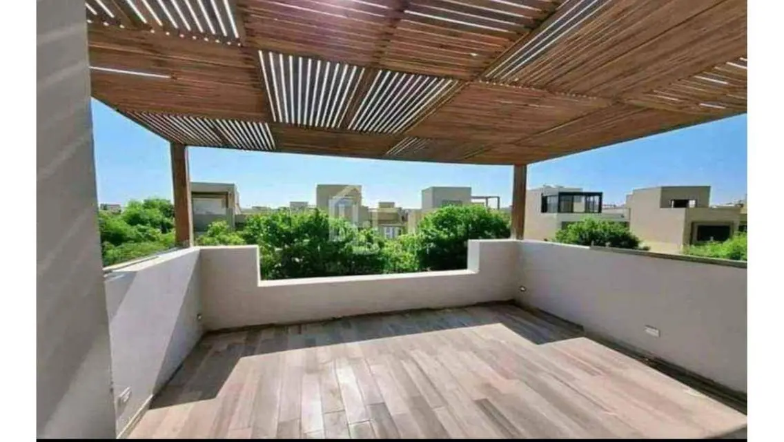 شقة فاخرة مع حديقة ومرافق متميزة