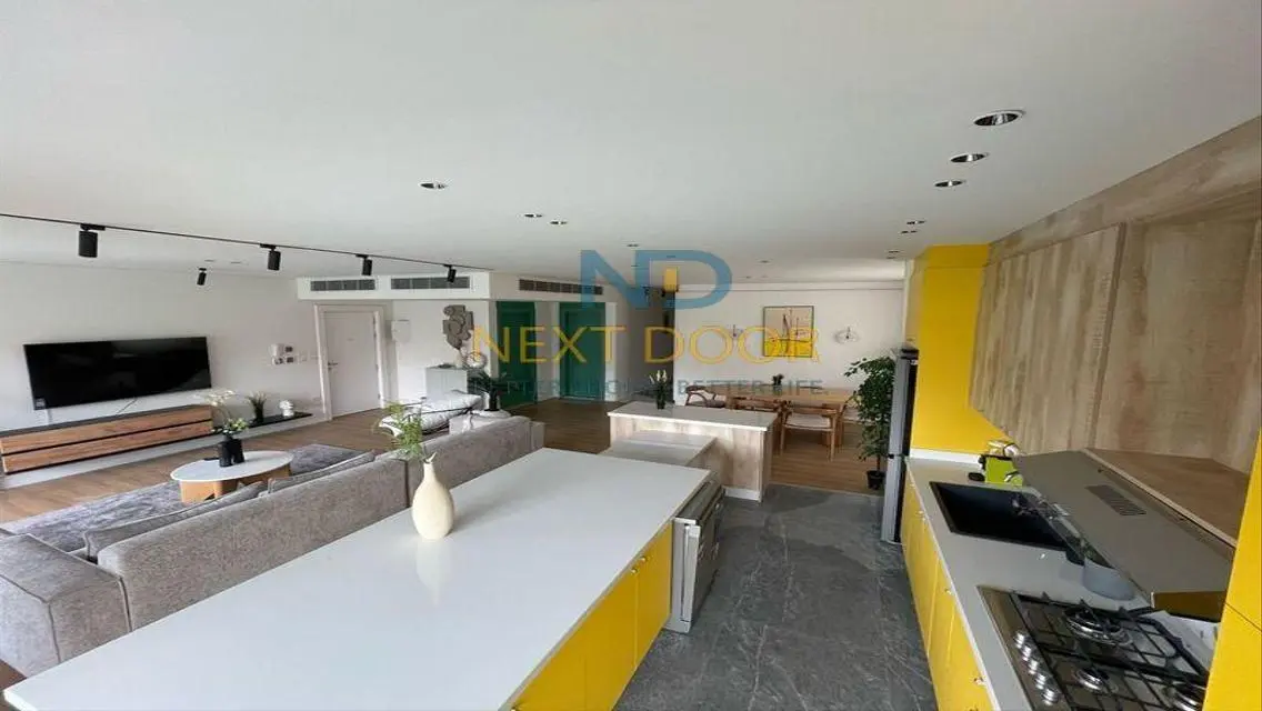 Luxury Apartment with 210 sqm and Stunning View