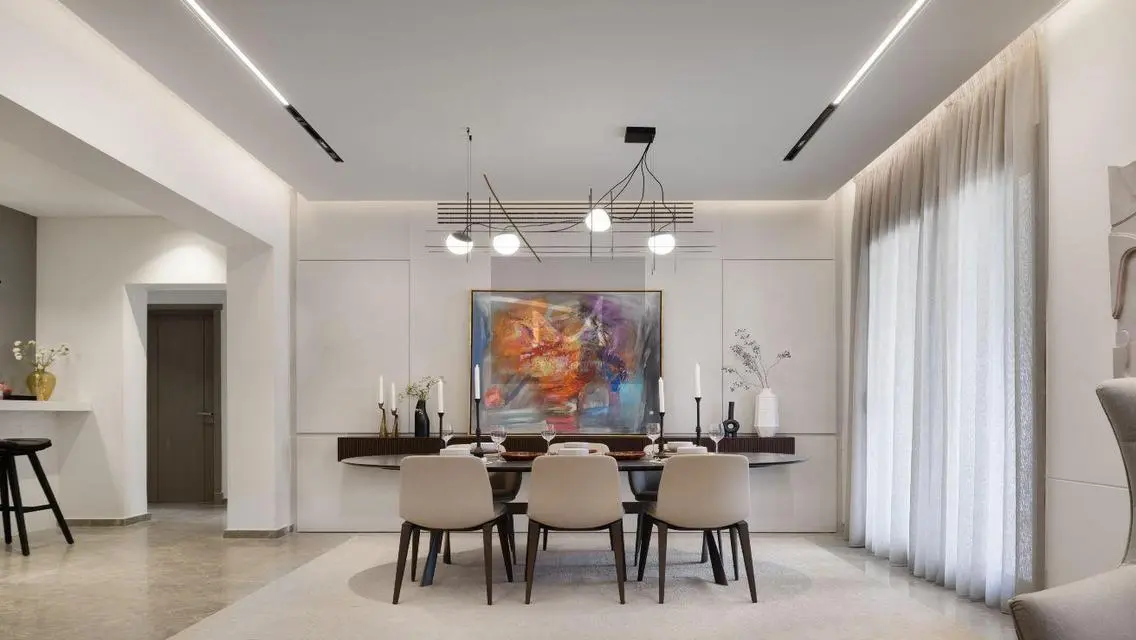 Luxury Villa with Expansive Space for Sale