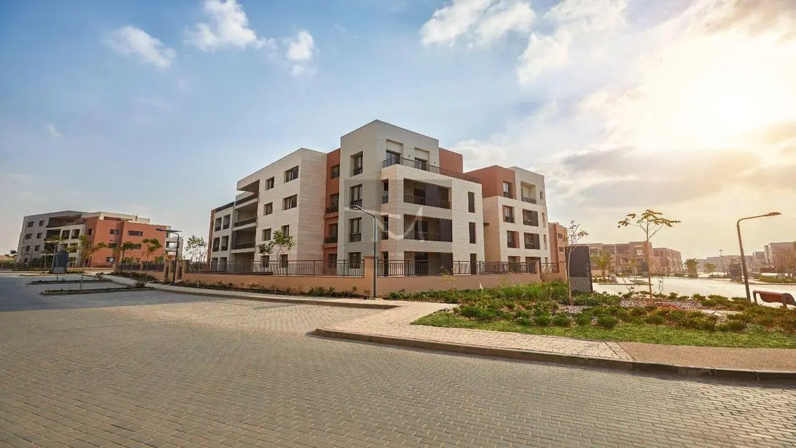 Luxury Villa with Expansive Space for Sale