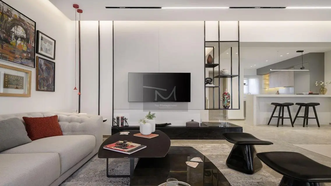 Luxury Villa with Expansive Space for Sale