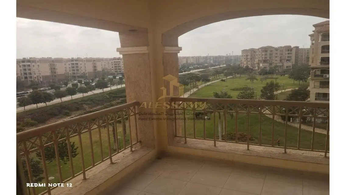 شقة فاخرة للبيع بالقرب من المول المفتوح