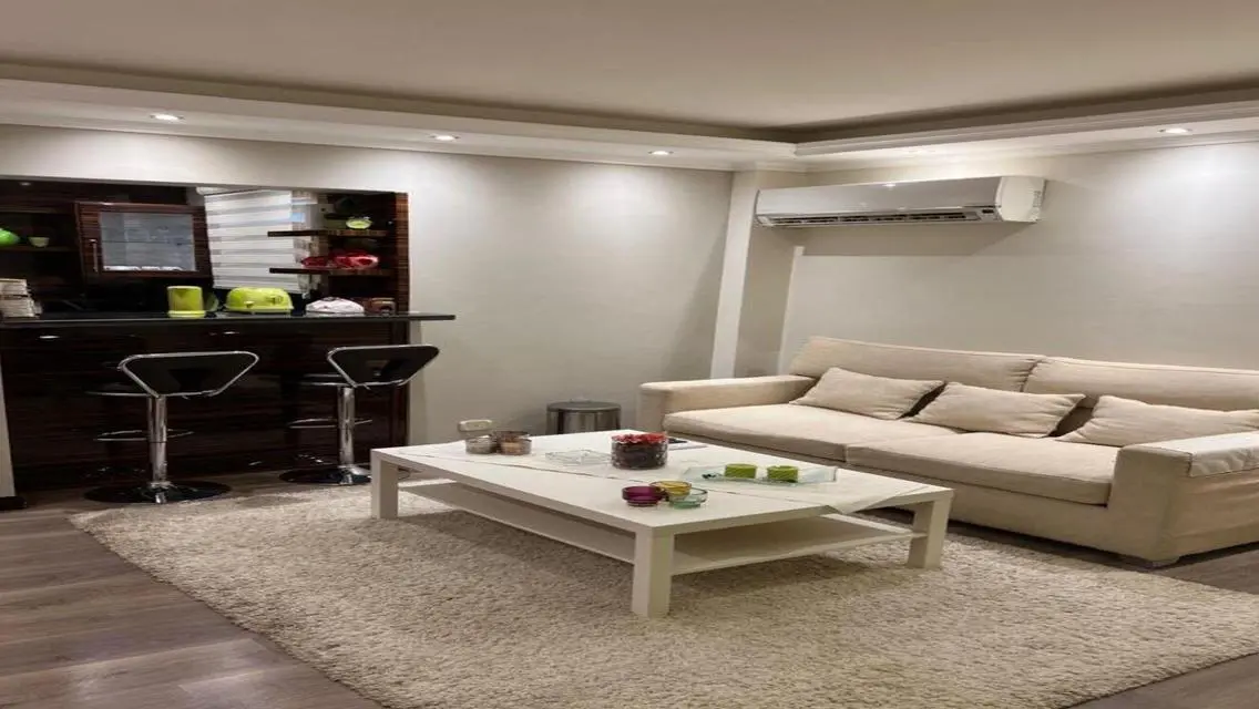 Luxury Apartment Overlooking a Major Landmark with Security Guard