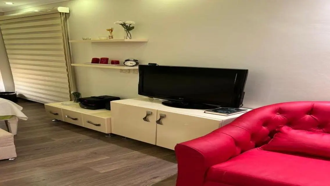 Luxury Apartment Overlooking a Major Landmark with Security Guard