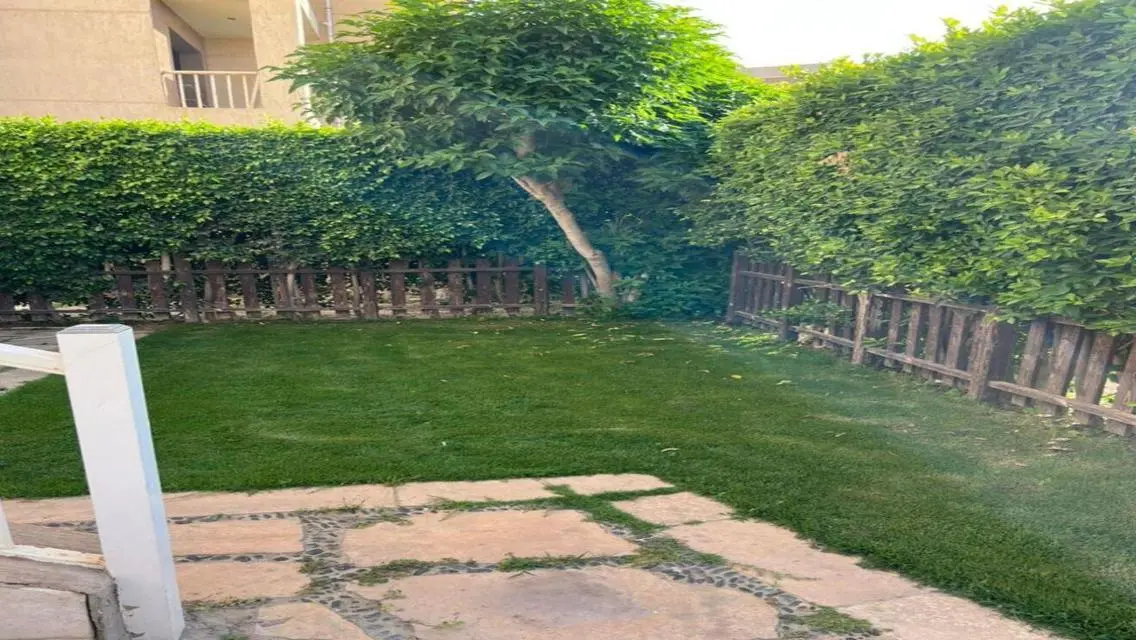 Luxury Apartment Overlooking a Major Landmark with Security Guard