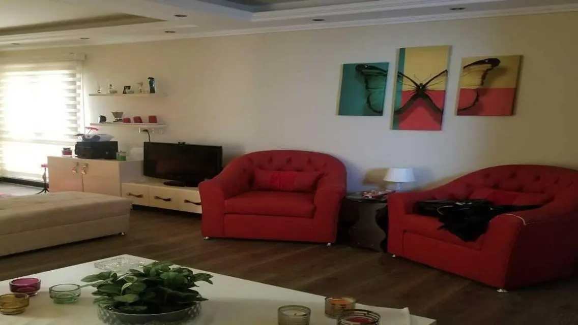 Luxury Apartment Overlooking a Major Landmark with Security Guard