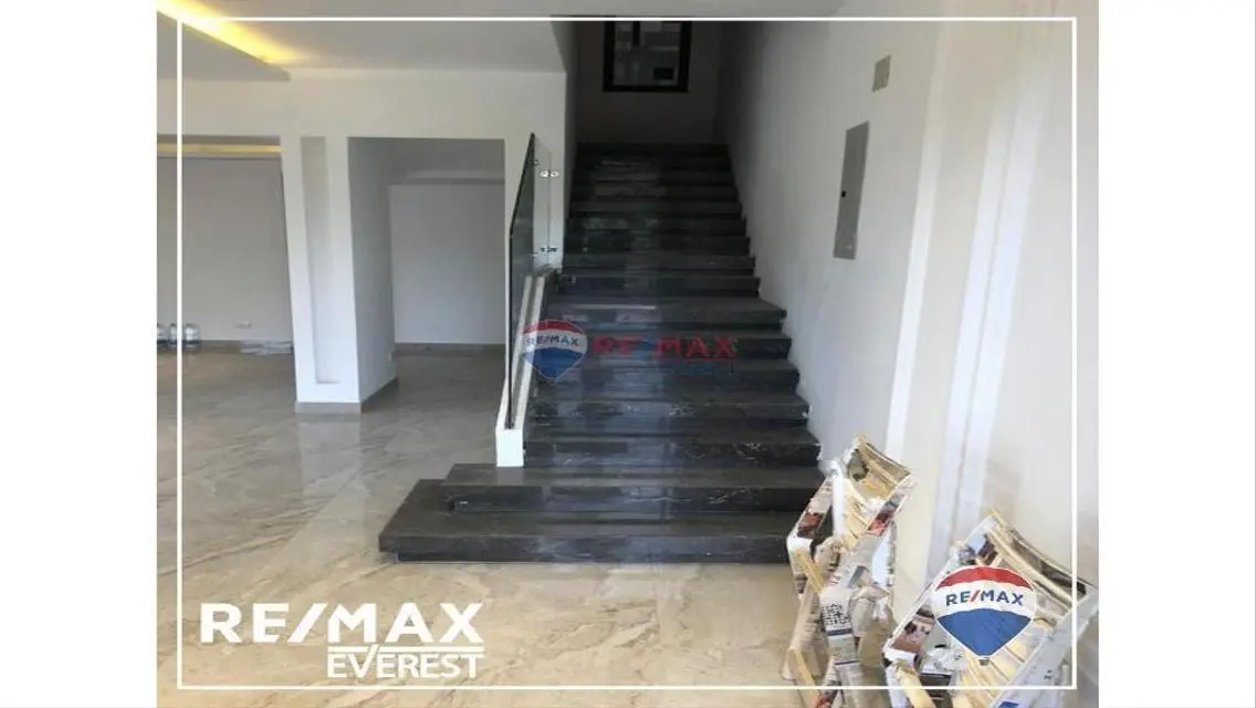 Spacious Apartment for Sale with 353 Square Meters