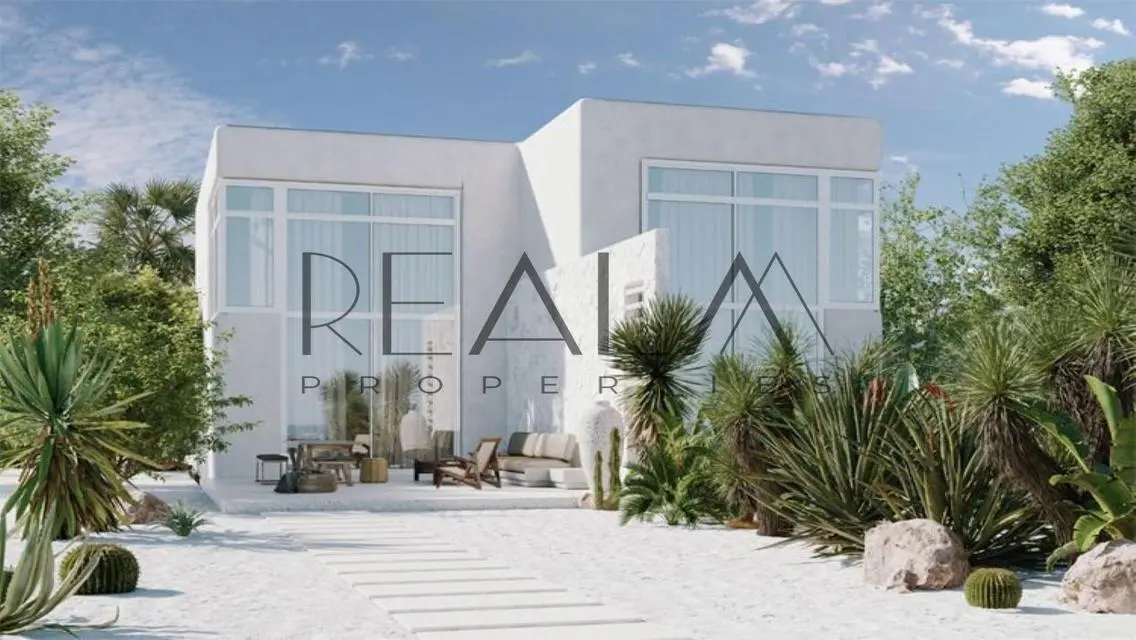 Luxury Villa with Private Pool and Garden in a Quiet Area