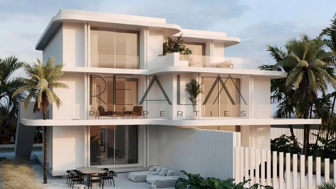 Luxury Villa with Private Pool and Garden in a Quiet Area