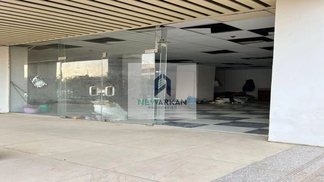 شقة فاخرة بمساحة واسعة بسعر مناسب في قلب المدينة