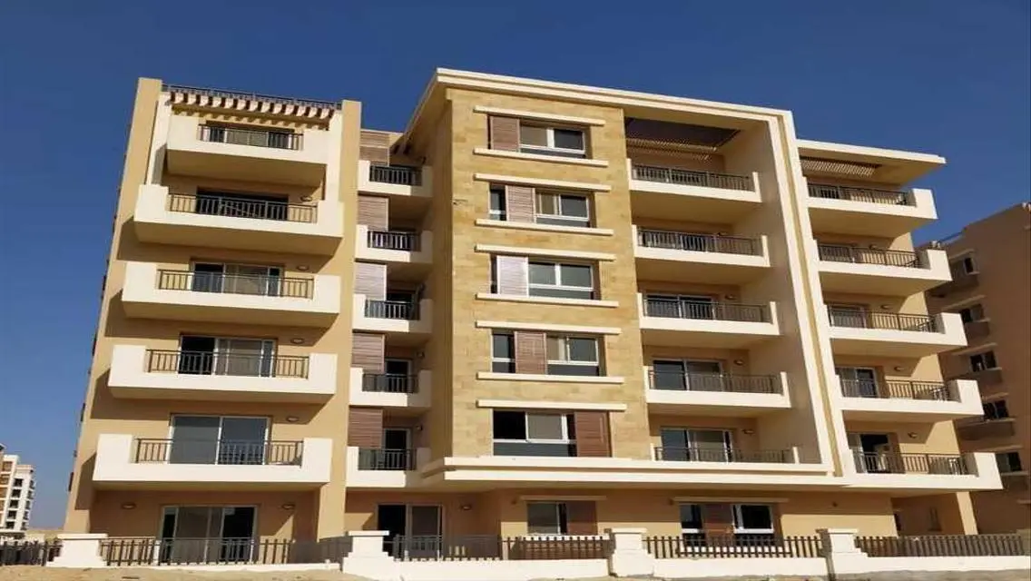 شقة رائعة بمساحة واسعة مع شرفة وحديقة خاصة