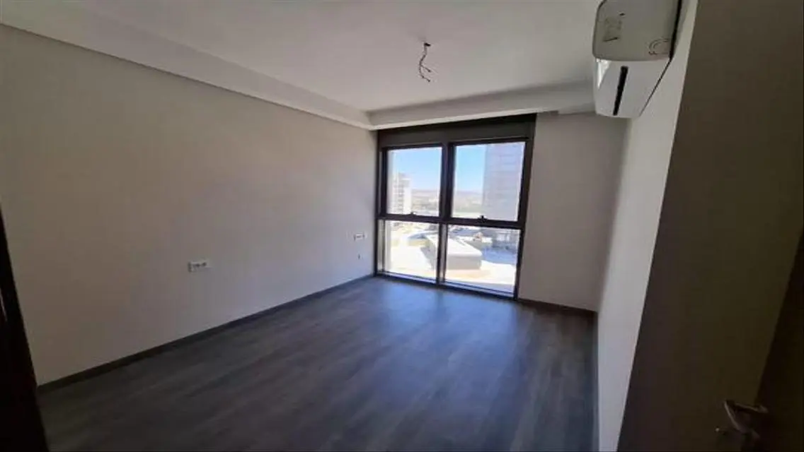 وحدة فاخرة في أبراج زد الشيخ زايد