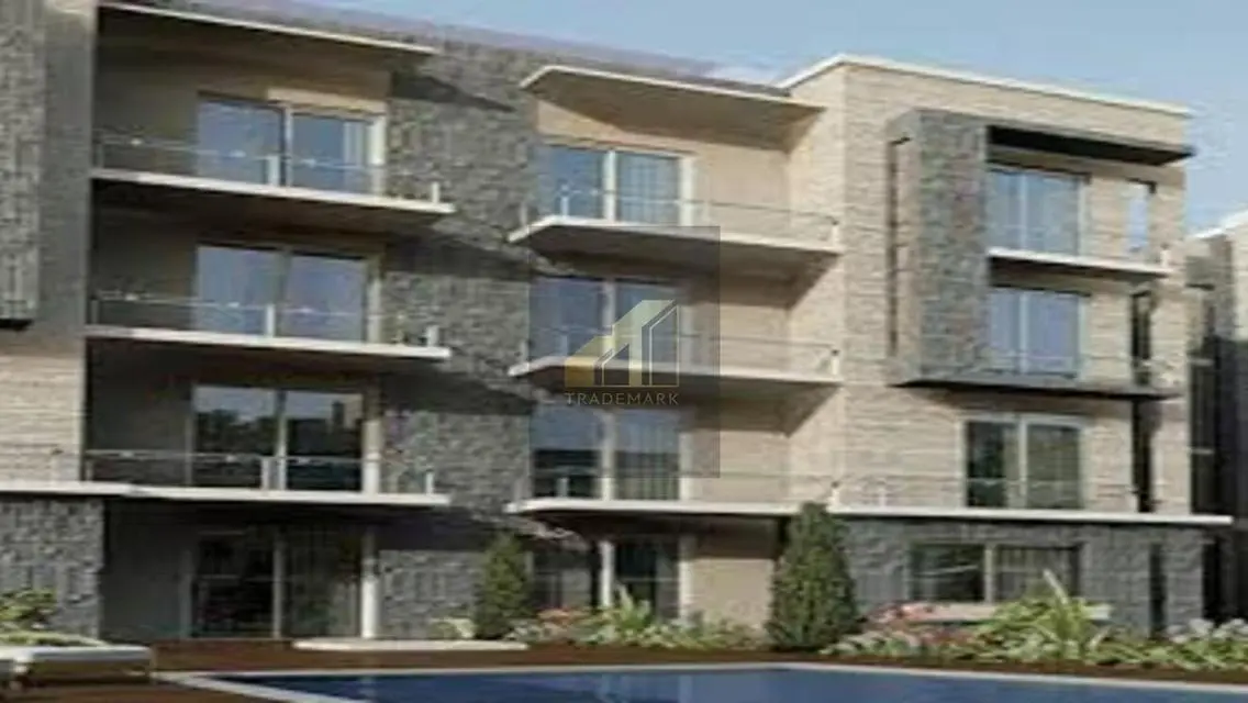 Luxurious Apartment Overlooking Lakes with Pool and Amazing Amenities