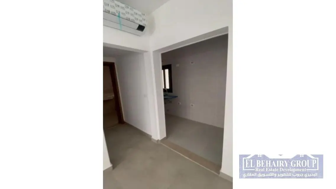 شقة فاخرة بمساحة كبيرة للبيع