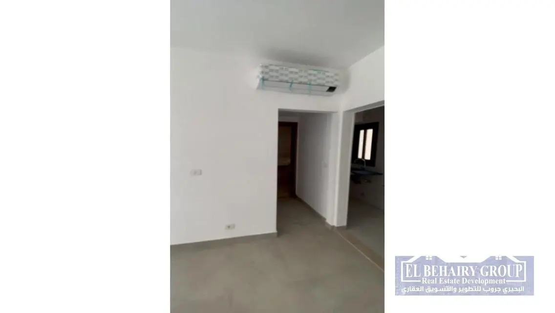 شقة فاخرة بمساحة كبيرة للبيع