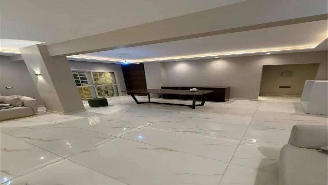 Luxury Apartment with Lake View and Landmark