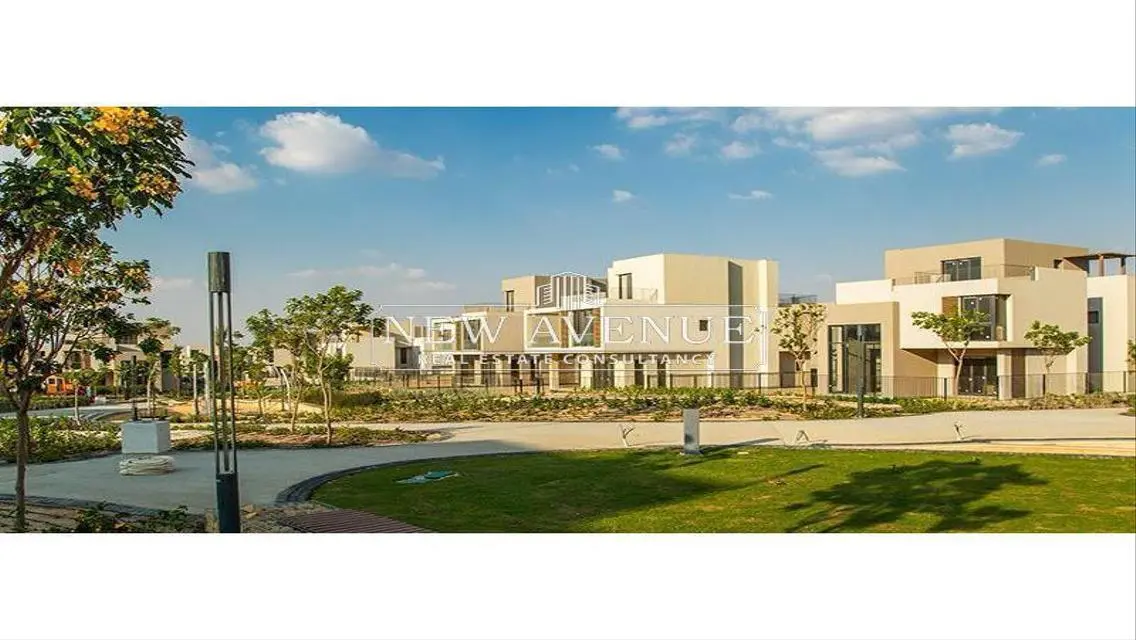Luxury Apartment with Security and Balcony