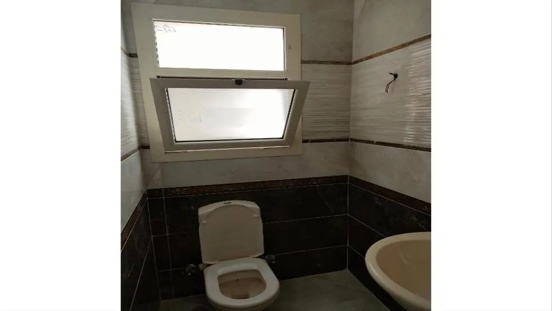 Spacious 400 sqm Office for Sale in Prime Location