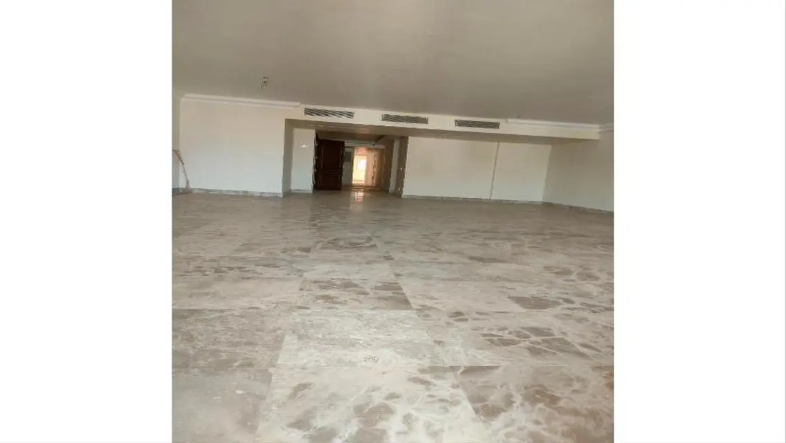 Spacious 400 sqm Office for Sale in Prime Location