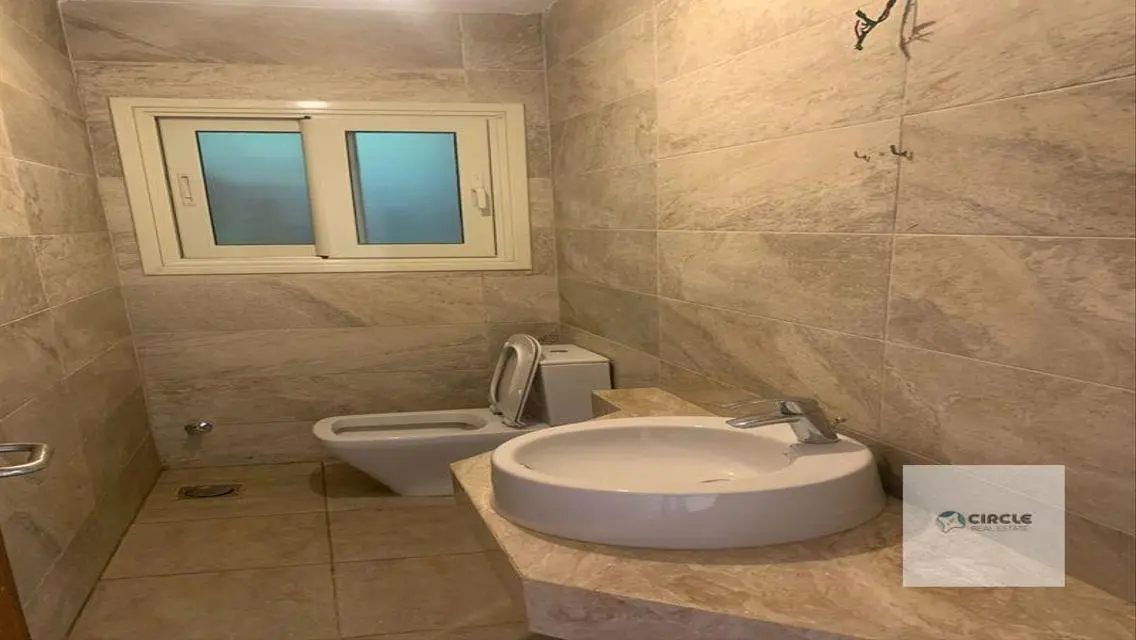Luxurious 220 sqm Apartment in the Heart of the City