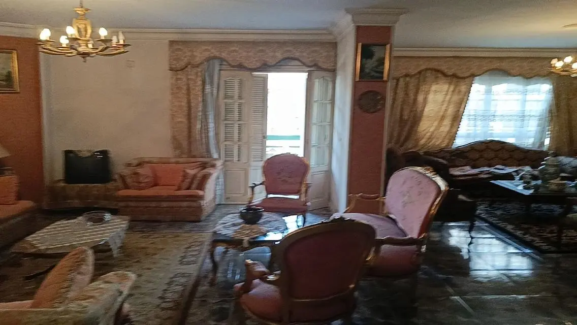 شقة رائعة للبيع في موقع مميز